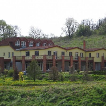 HedrehelyTuettoes Vendeghaz住宿加早餐旅馆 外观 照片