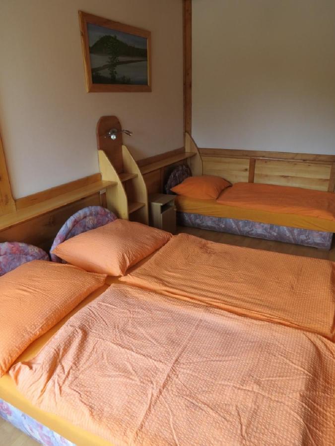HedrehelyTuettoes Vendeghaz住宿加早餐旅馆 外观 照片
